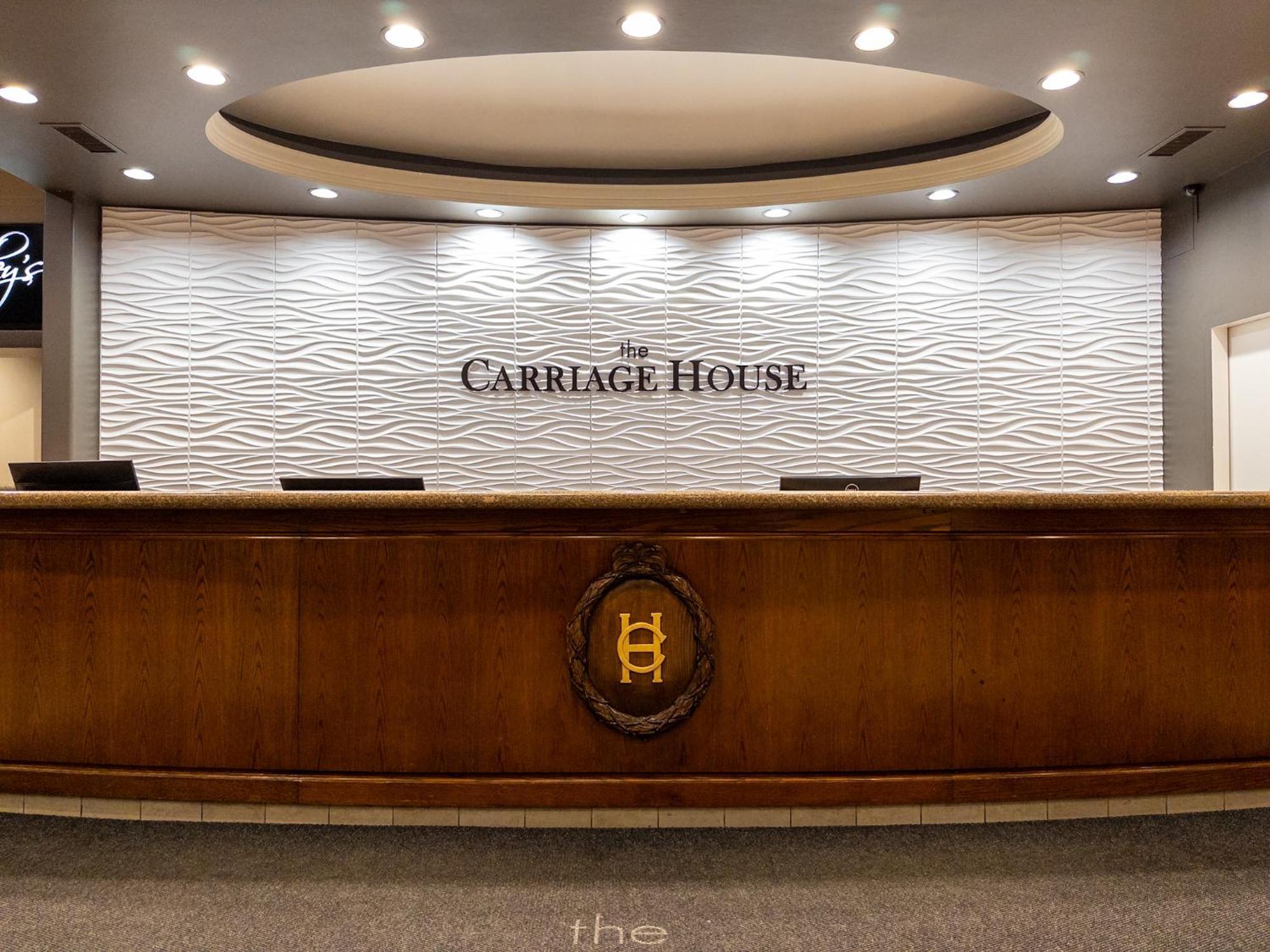 Carriage House Hotel And Conference Centre Calgary Exterior photo