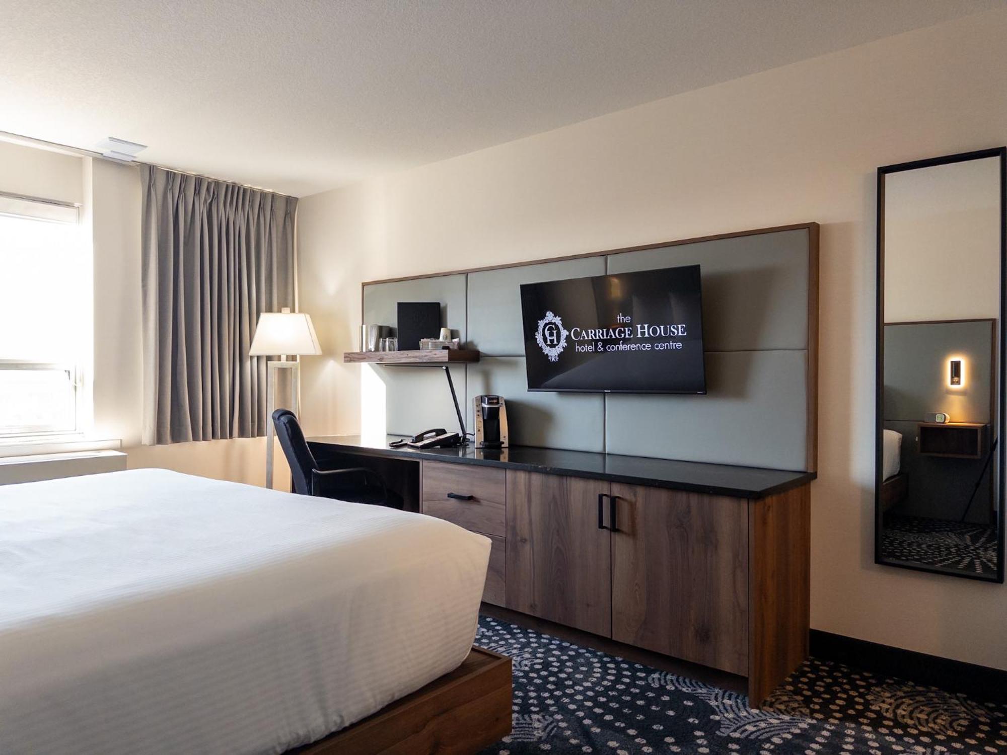 Carriage House Hotel And Conference Centre Calgary Exterior photo