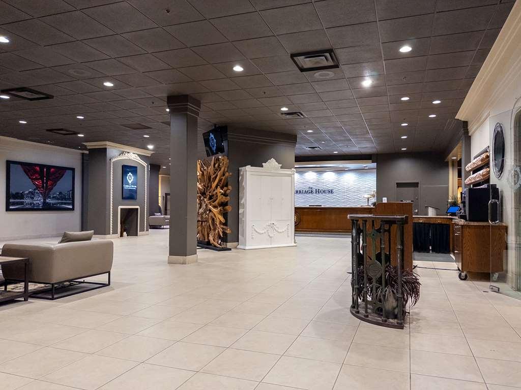 Carriage House Hotel And Conference Centre Calgary Interior photo